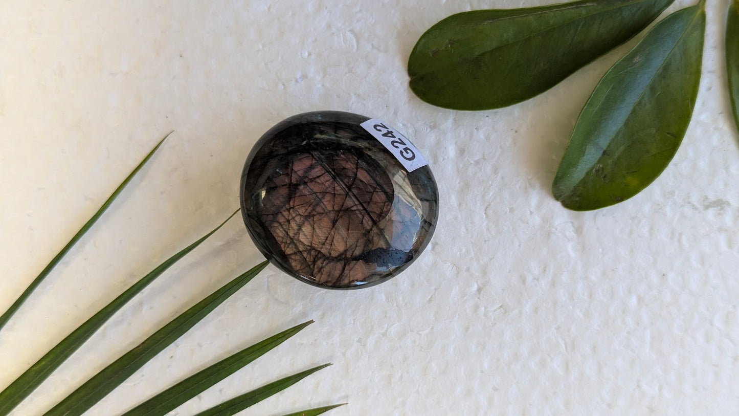 G242 Labradorite Galet