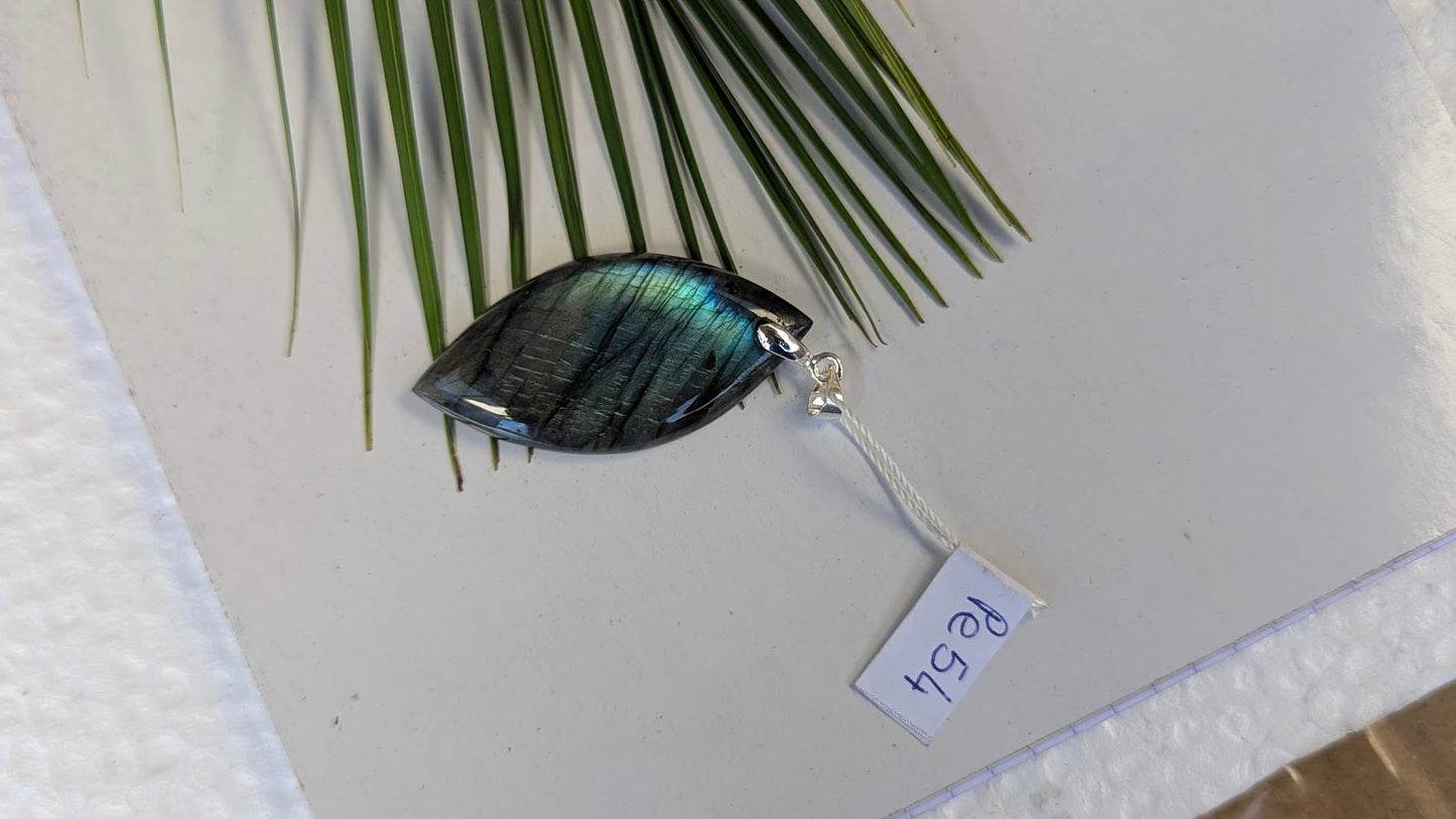 Pe54 Pendentif Labradorite Feuille