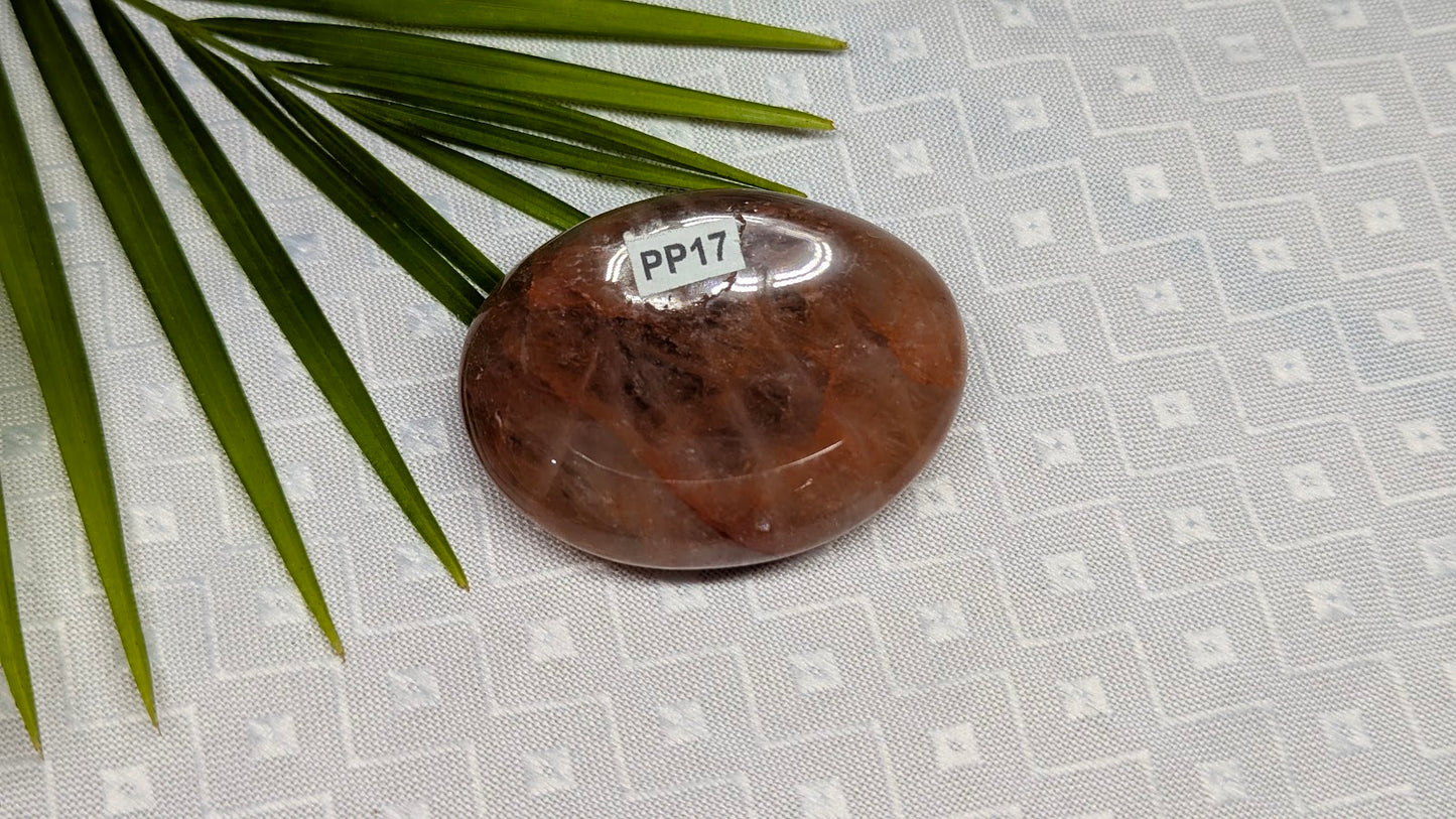 PP17 Quartz hematoide rouge pierre de pouce