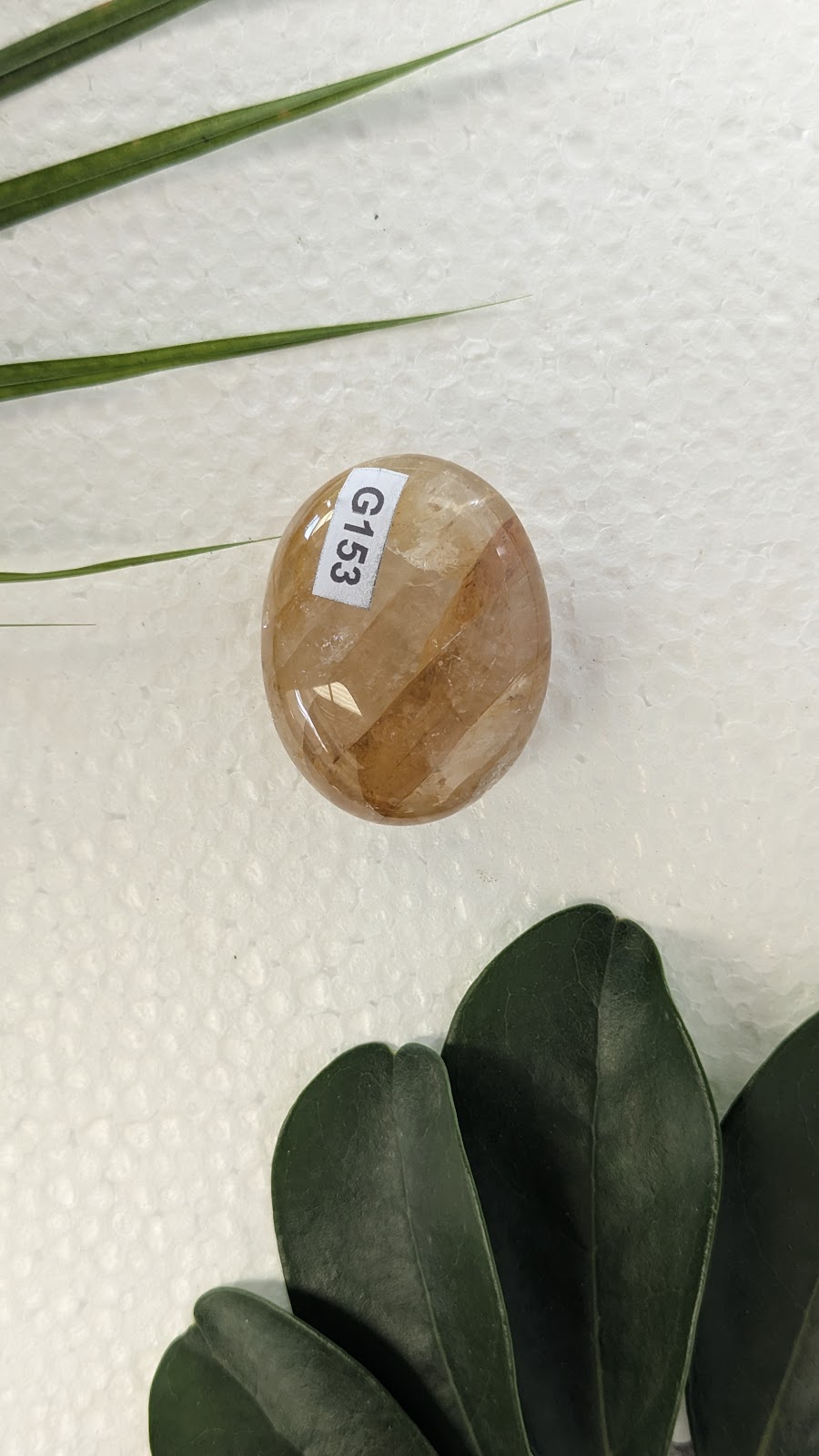G153 Quartz hematoide jaune galet