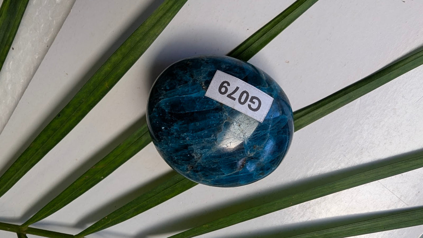 G079 Apatite galet
