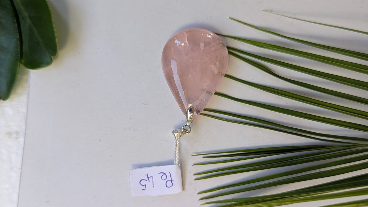 Pe 45 Pendentif Quartz rose Goutte