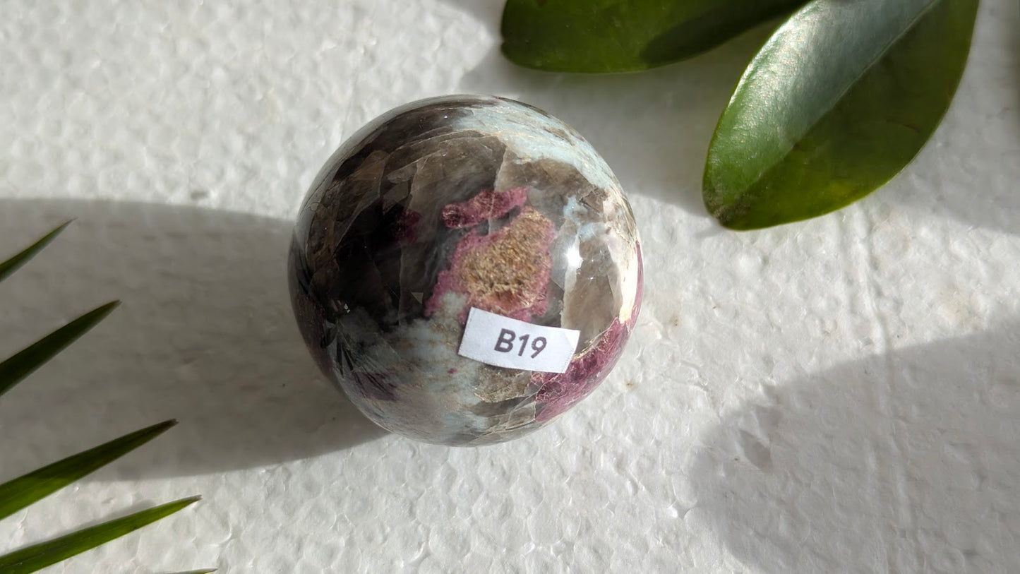 B19 Tourmaline rose Sphère