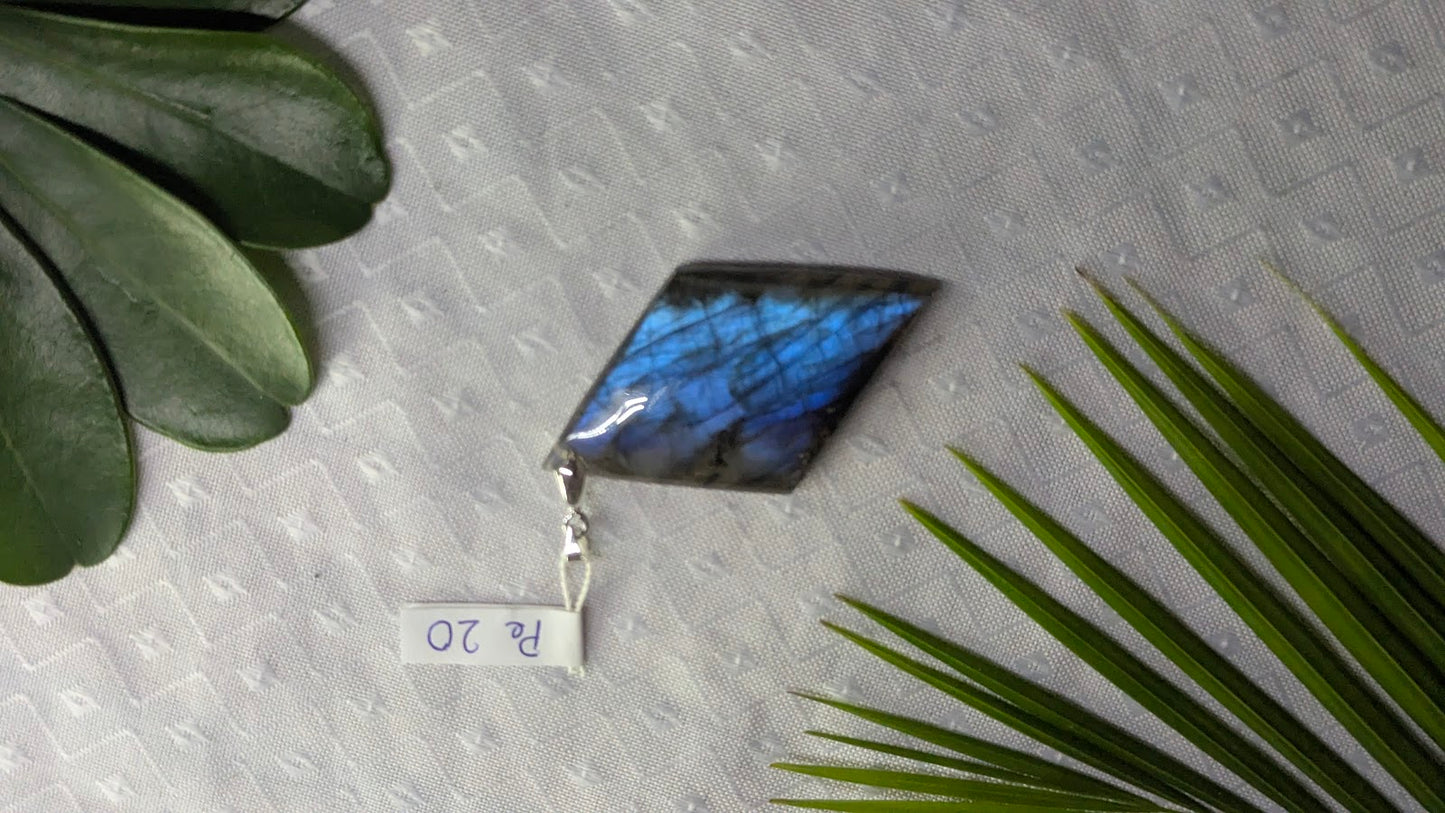 Pe 20 Pendentif Labradorite Losange