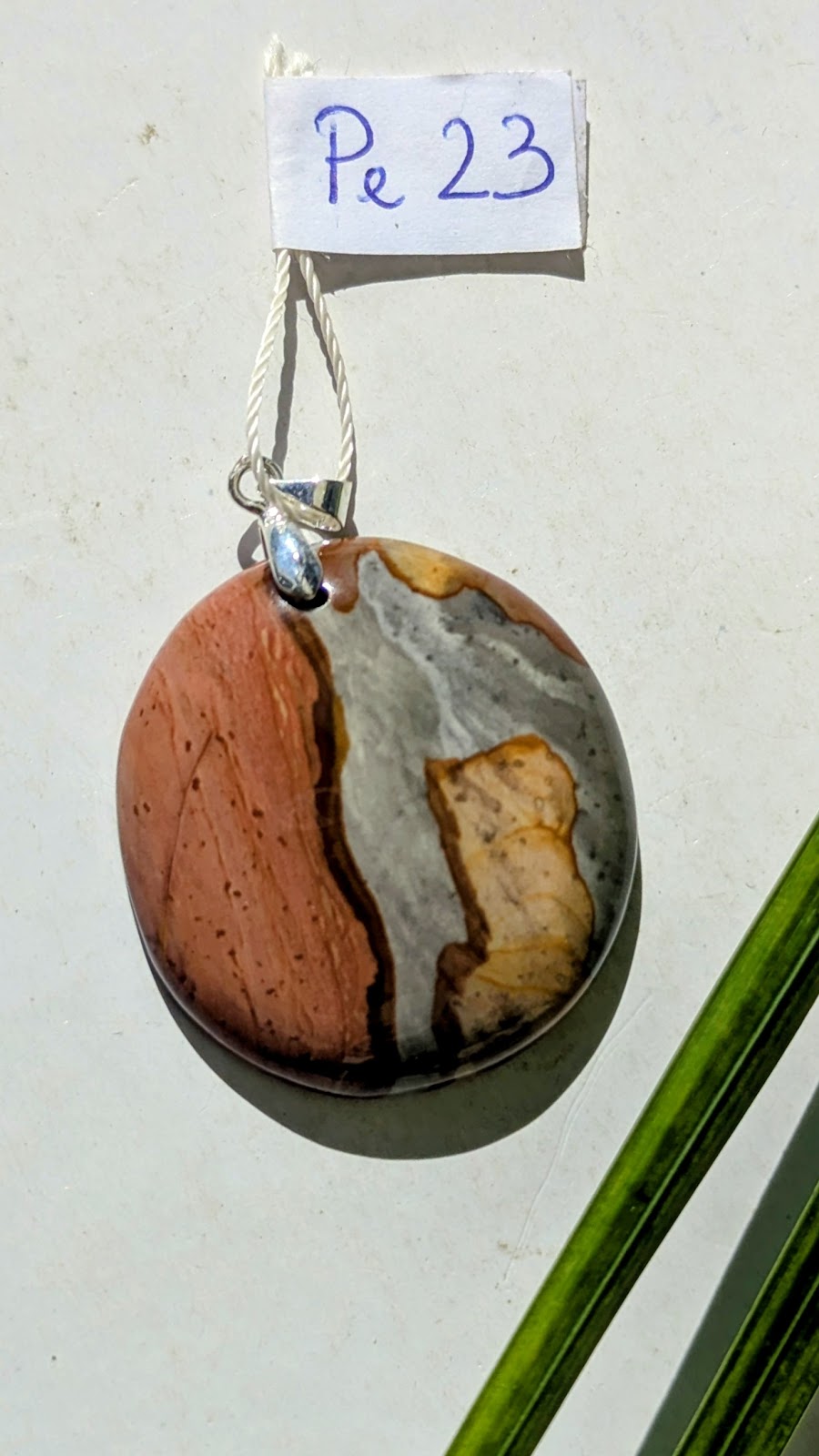Pe 23 Pendentif Jaspe polychrome Ronde