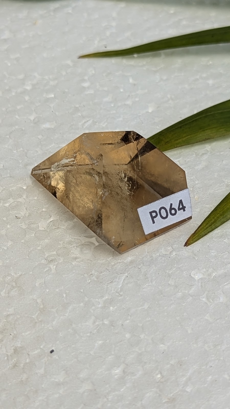 P064 Citrine prisme