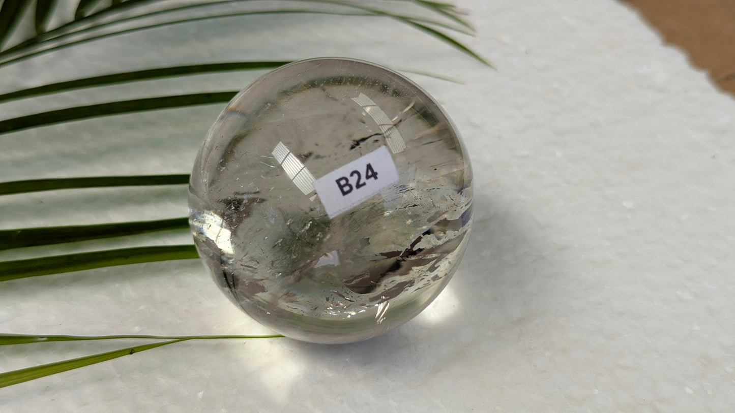 B24 Cristal de roche sphère