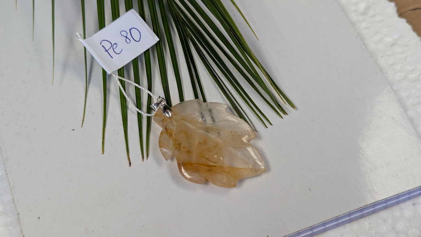Pe 80 Pendentif Quartz hematoide Feuille