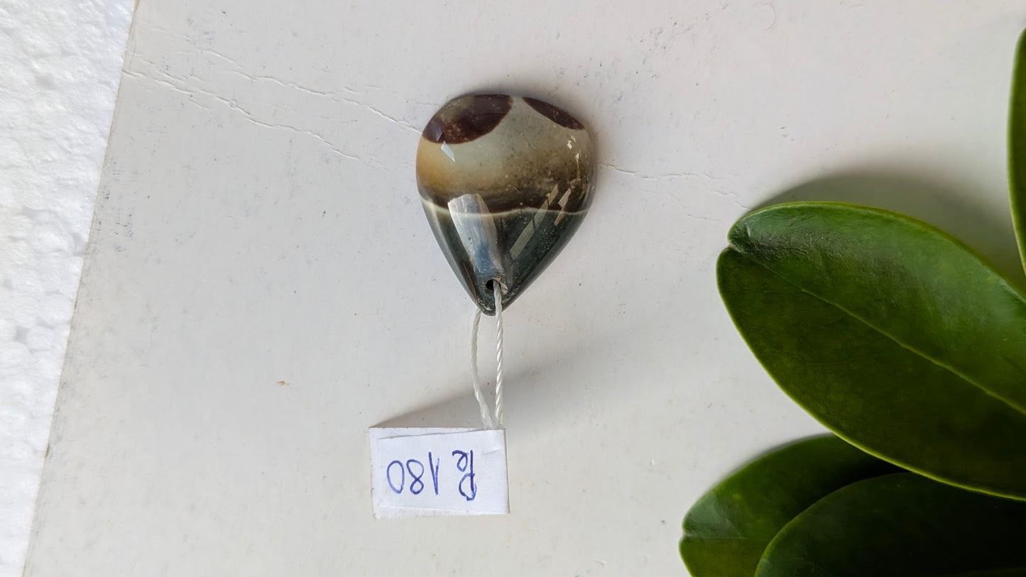 Pe180 Jaspe polychrome Pendentif
