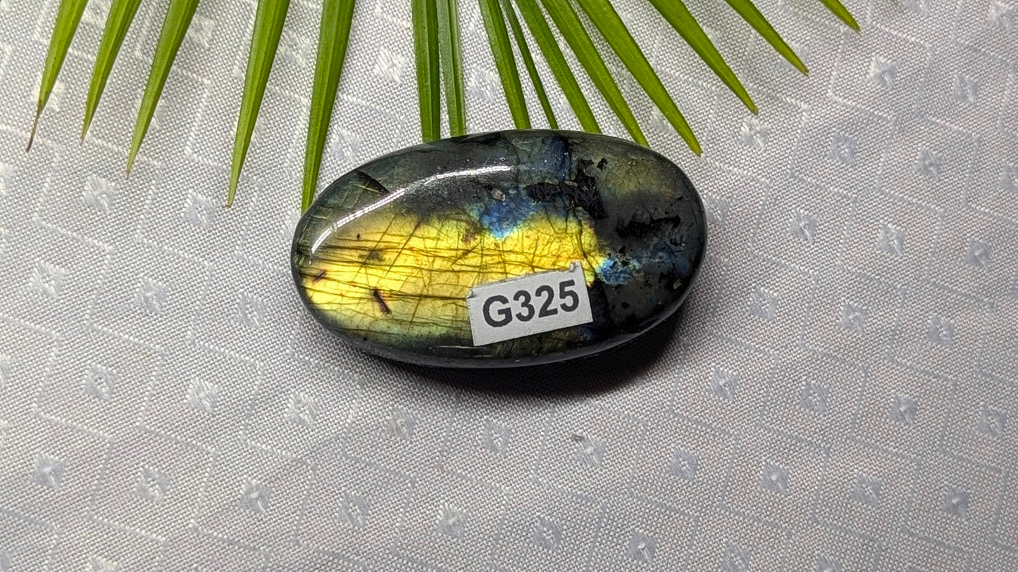 G325 Labradorite galet