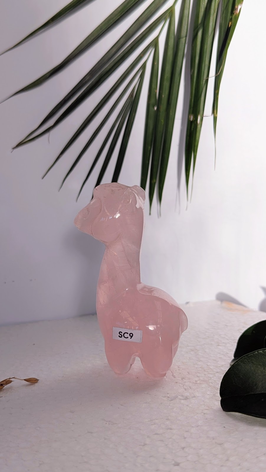 SC9 Lama en Quartz rose Sculpture