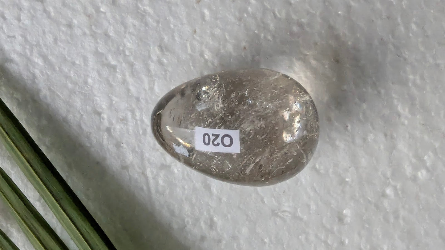 O20 Cristal de roche Oeuf