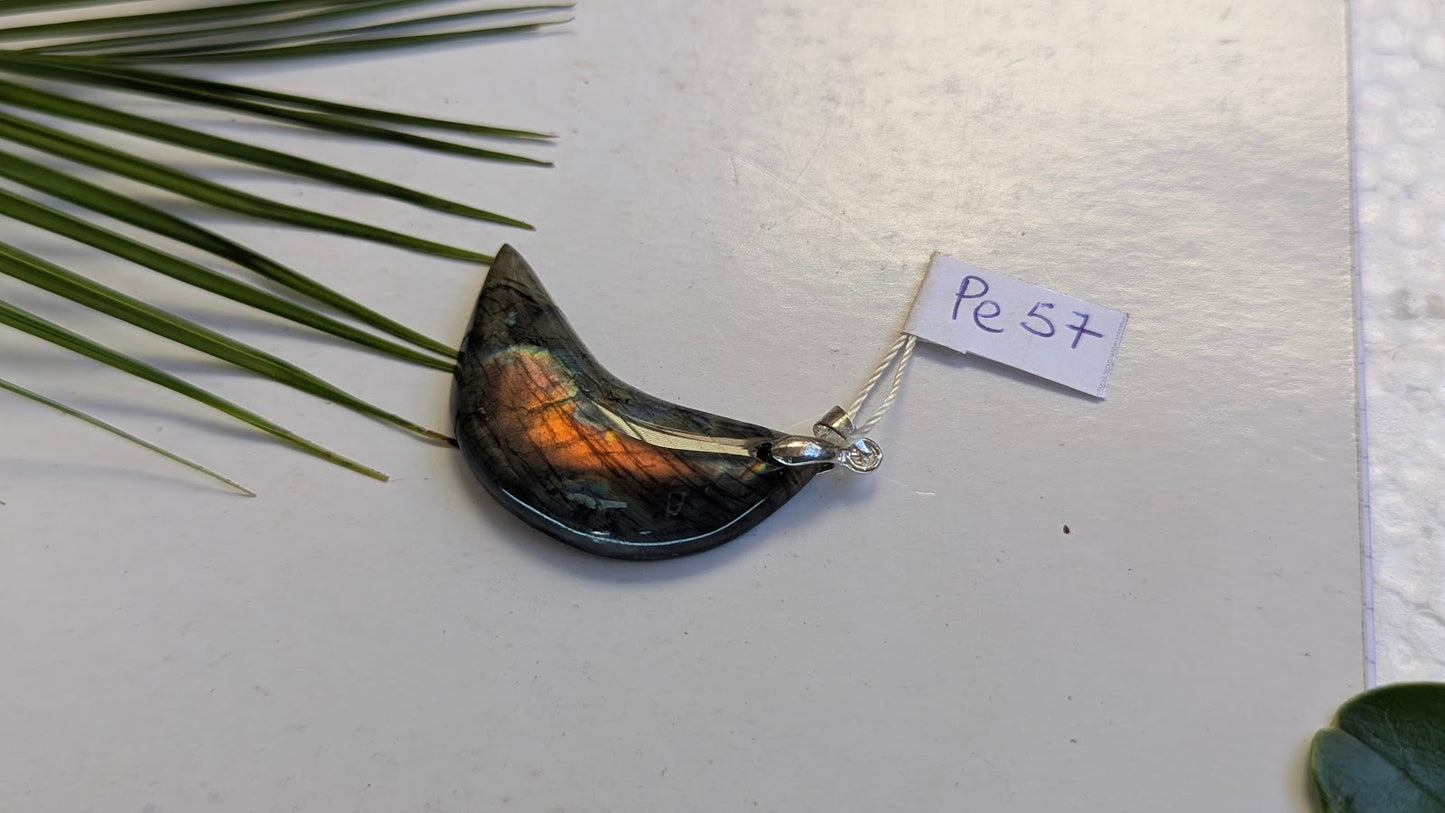Pe 57 Pendentif Labradorite Lune