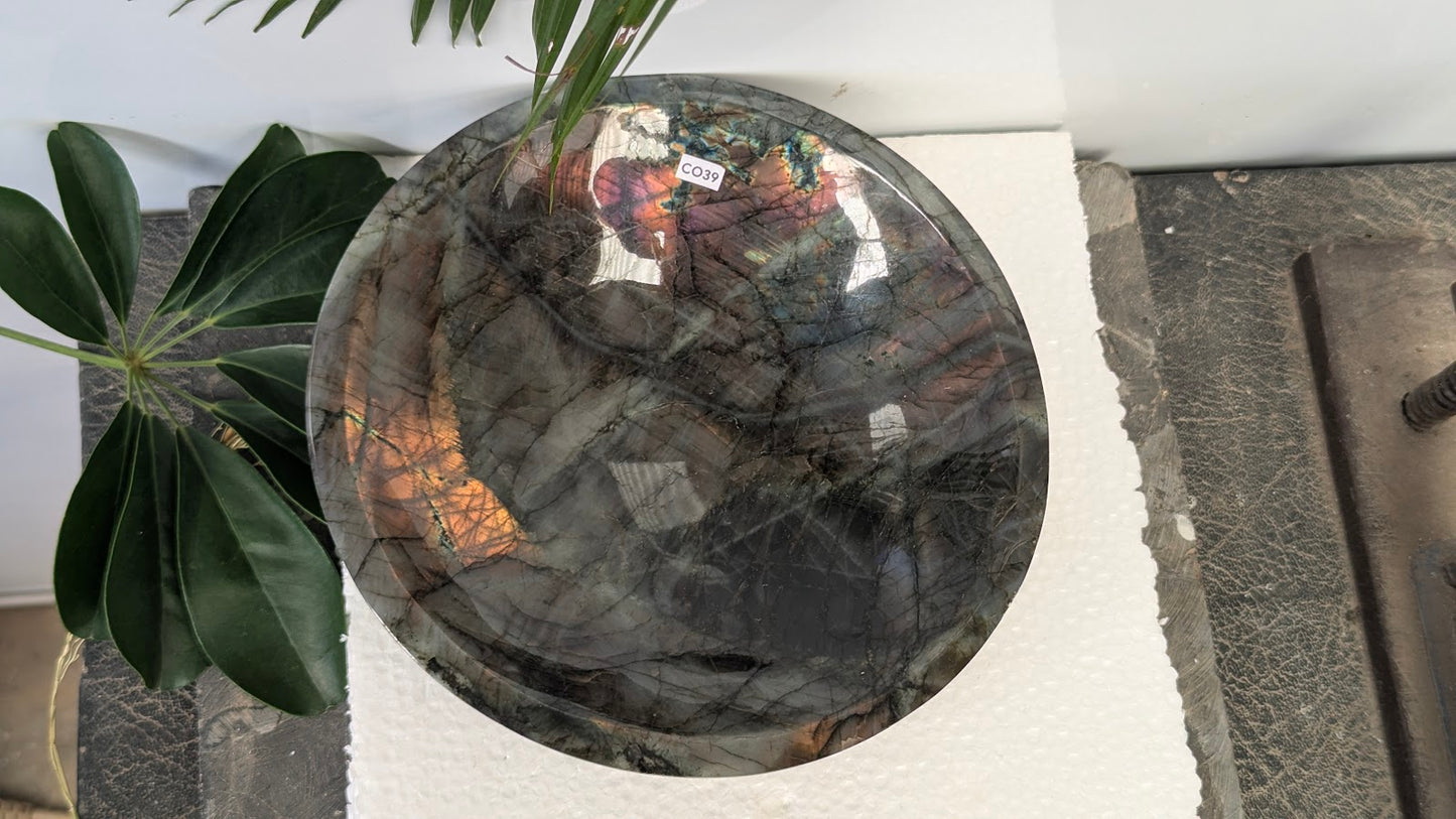 CO39 Labradorite Coupelle