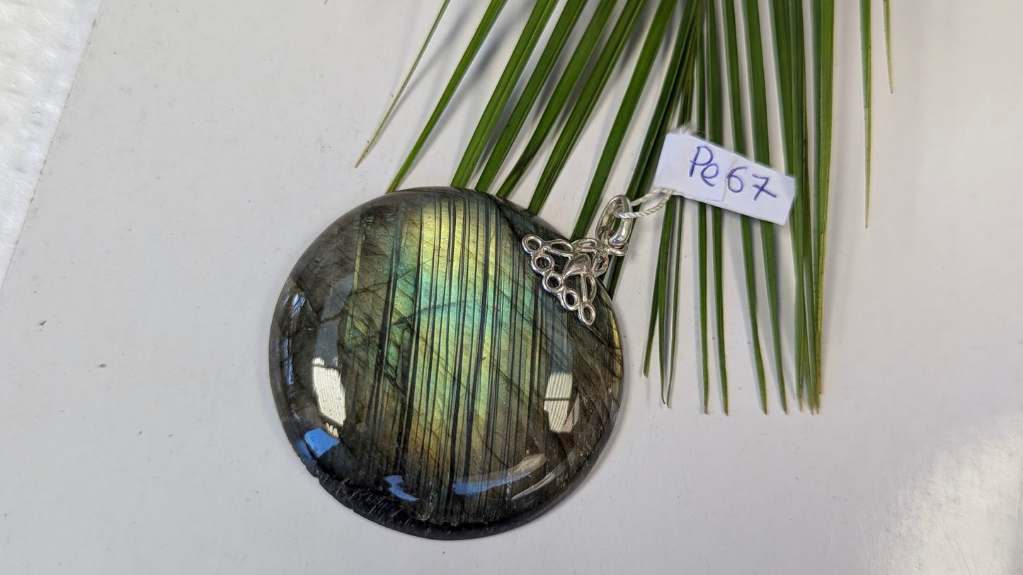 Pe67 Pendentif Labradorite Pleine lune