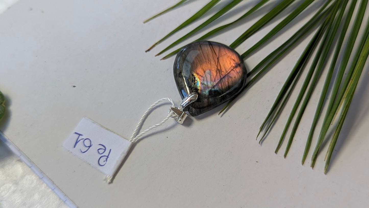 Pe 61 Labradorite Pendentif