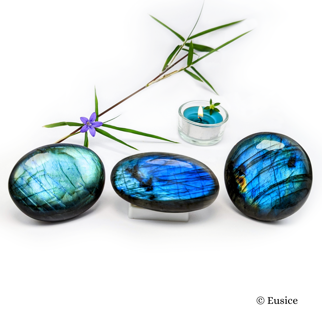 Labradorite, my handmade Litho Pebble