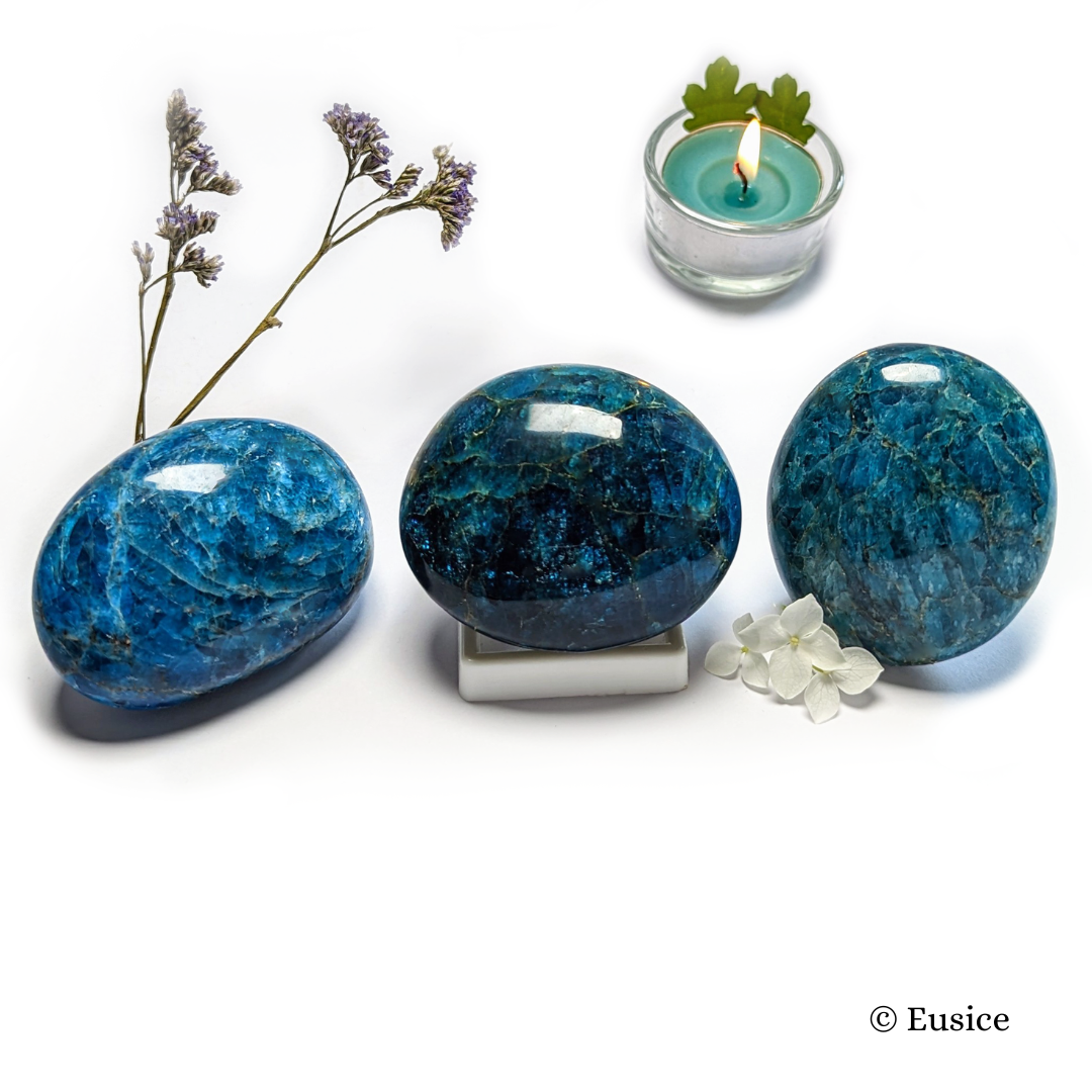 Apatite Bleue, mon Galet Litho fait-main