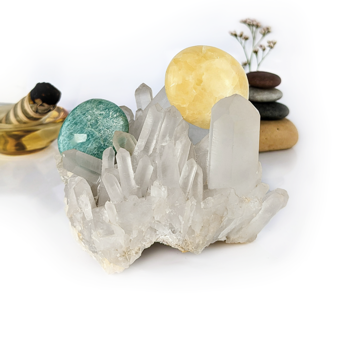 Geode Natural rock crystal, polished edges
