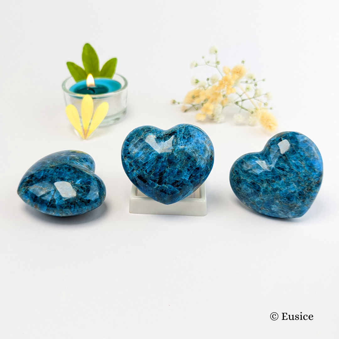 Blaues Apatit-Herz