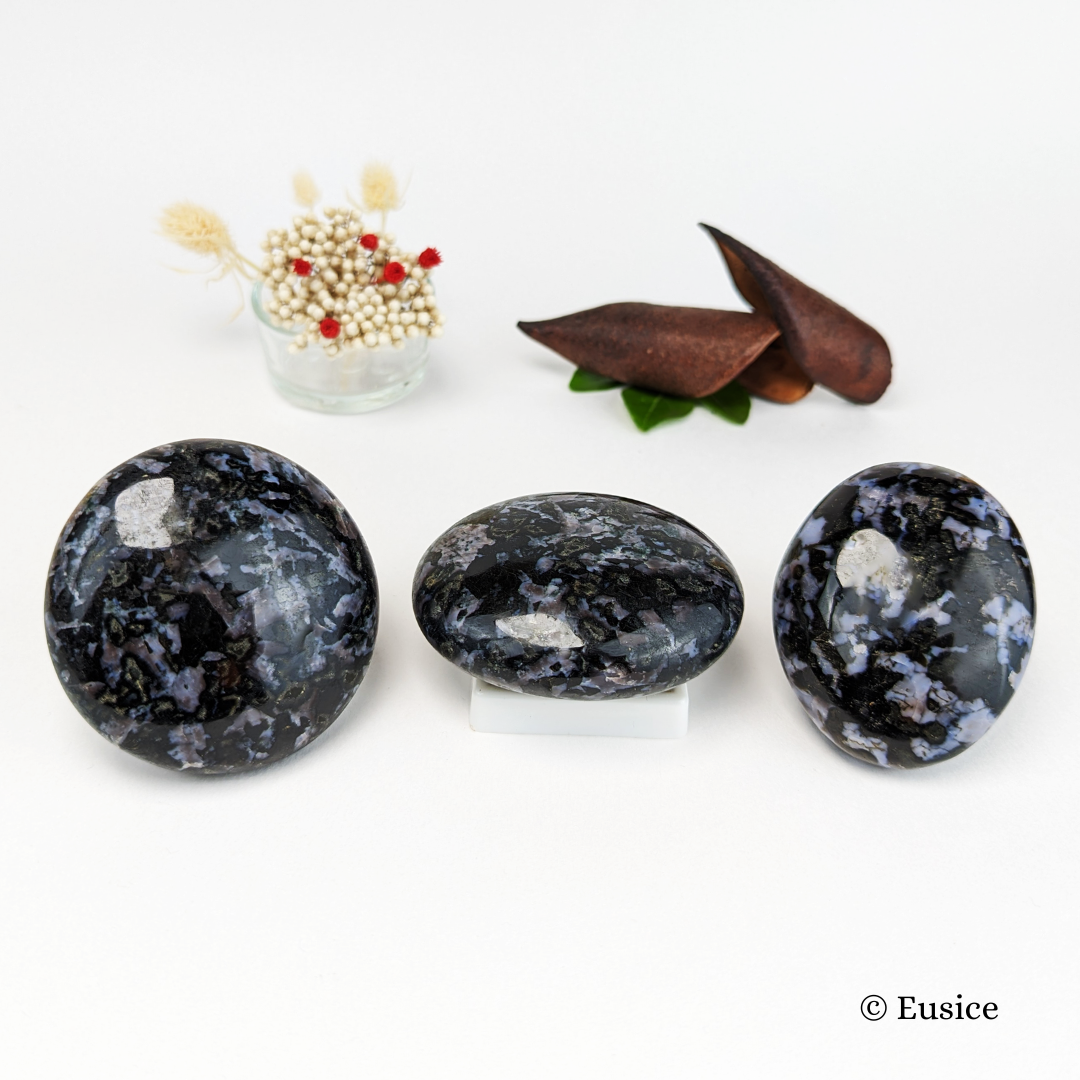 Gabbro, my handmade Litho Pebble