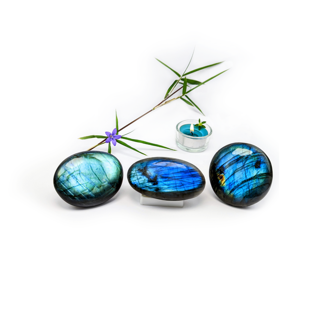 Labradorite bleue photo groupe lithothérapie pierre naturelle Eusice haute qualité