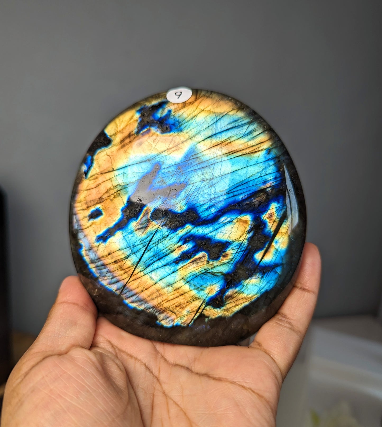 Labradorite 654g forme libre XXL, 100% naturelle fait main, protection et beauté unique