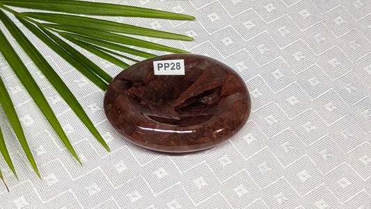 PP28 Quartz hematoide rouge pierre de pouce