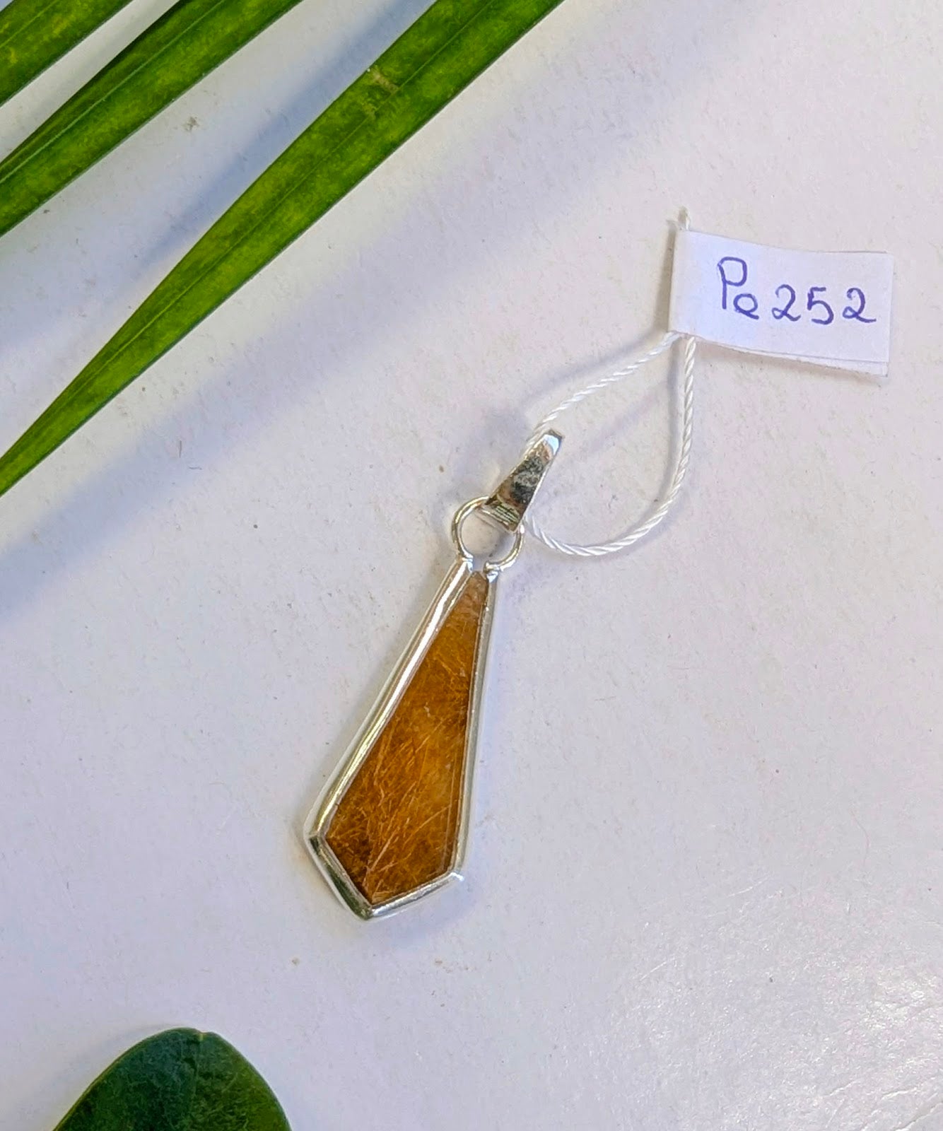 Pe 252 Quartz rutile Pendentif