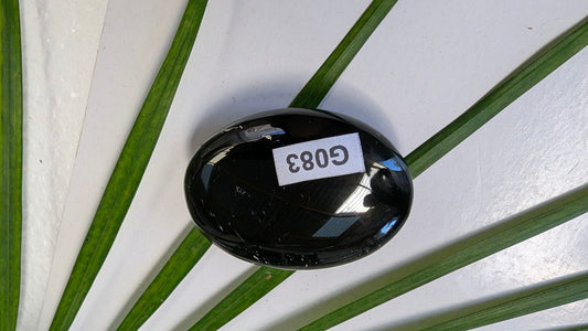 G083 Tourmaline noire galet