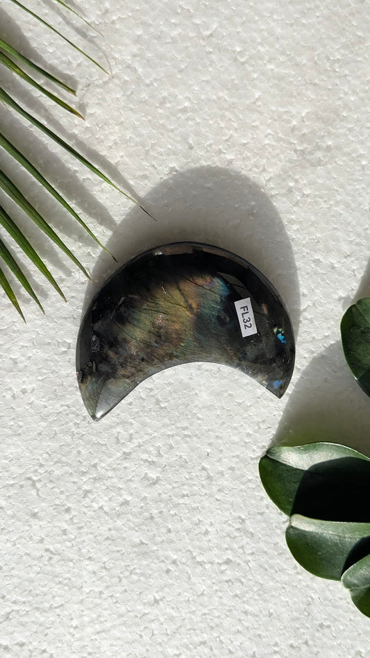 FL32 Labradorite Lune