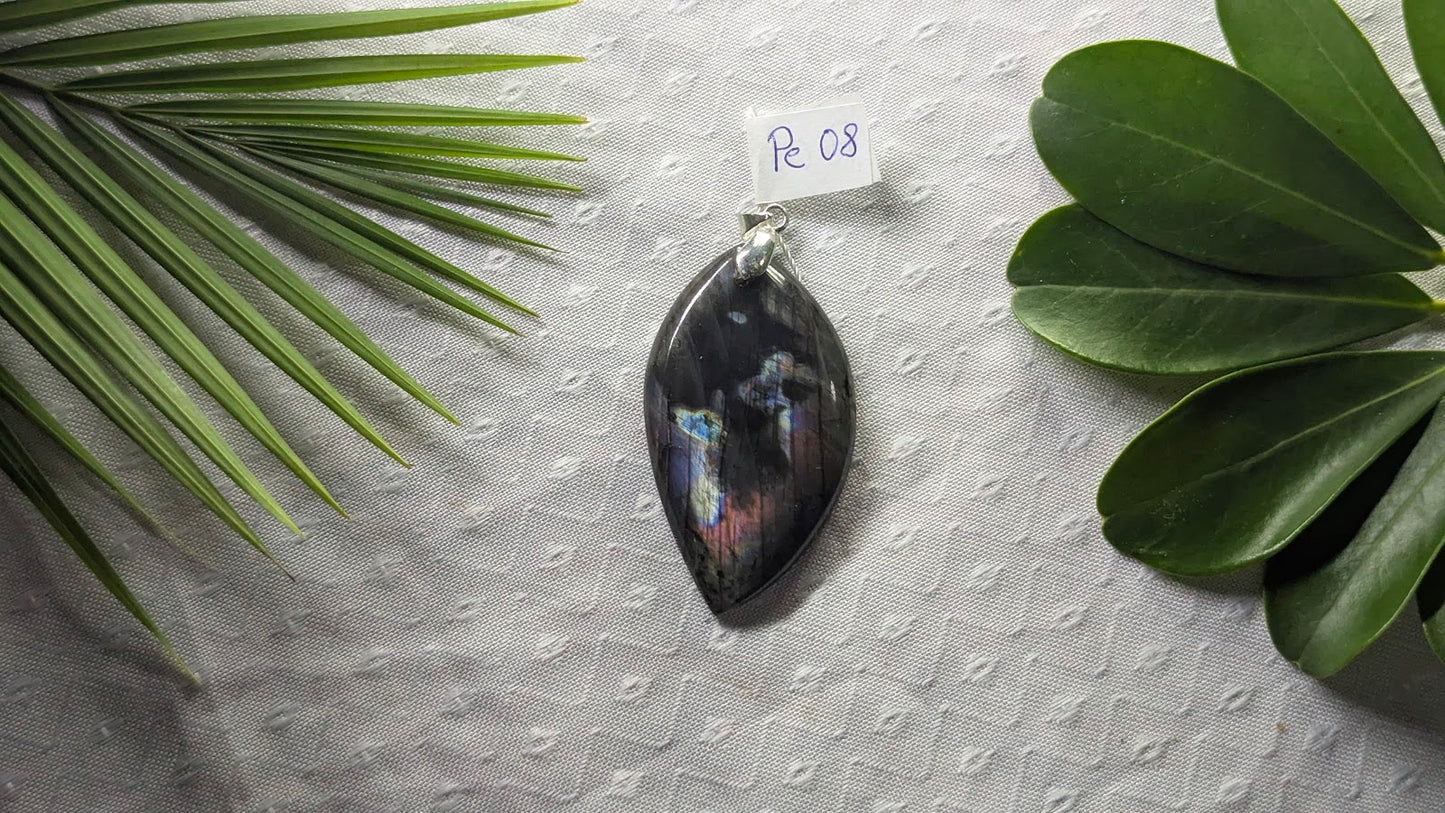 Pe 08 Pendentif Labradorite Feuille