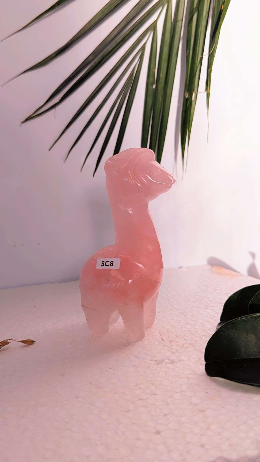 SC8 Lama en quartz rose Sculpture