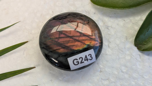 G243 Labradorite Galet