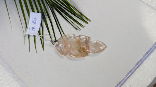 Pe 85 Pendentif Quartz hematoide Feuille