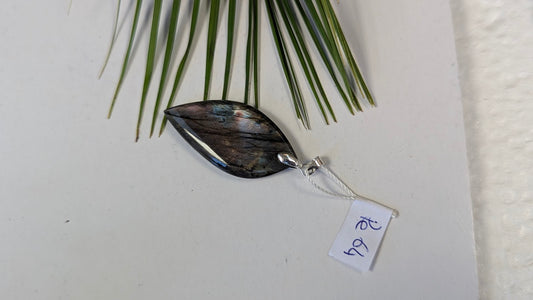 Pe 64 Pendentif Labradorite Feuille