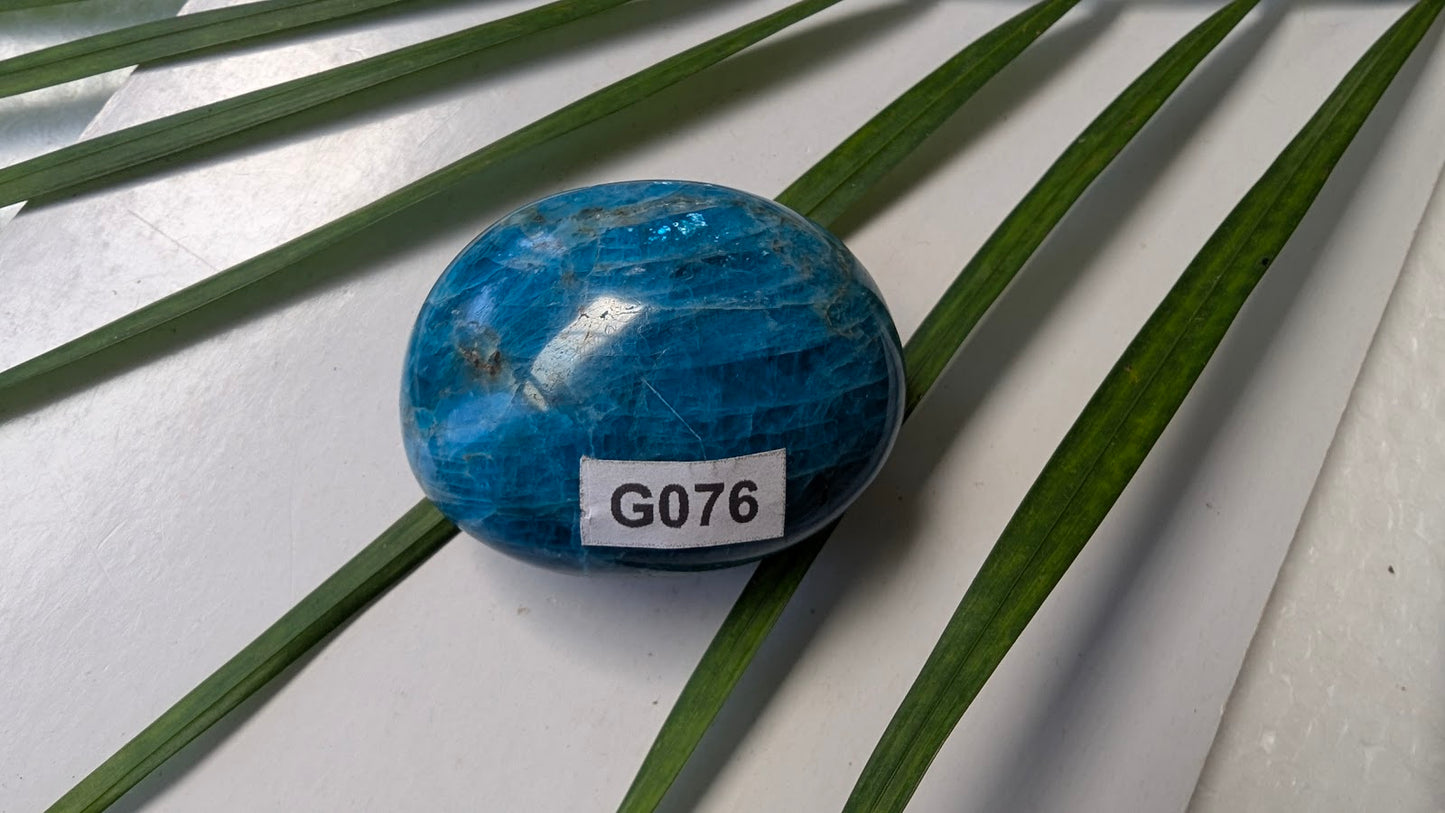 G076 Apatite Galet