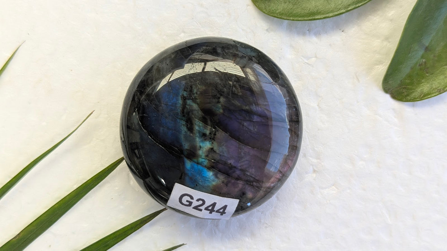 G244 Labradorite Galet
