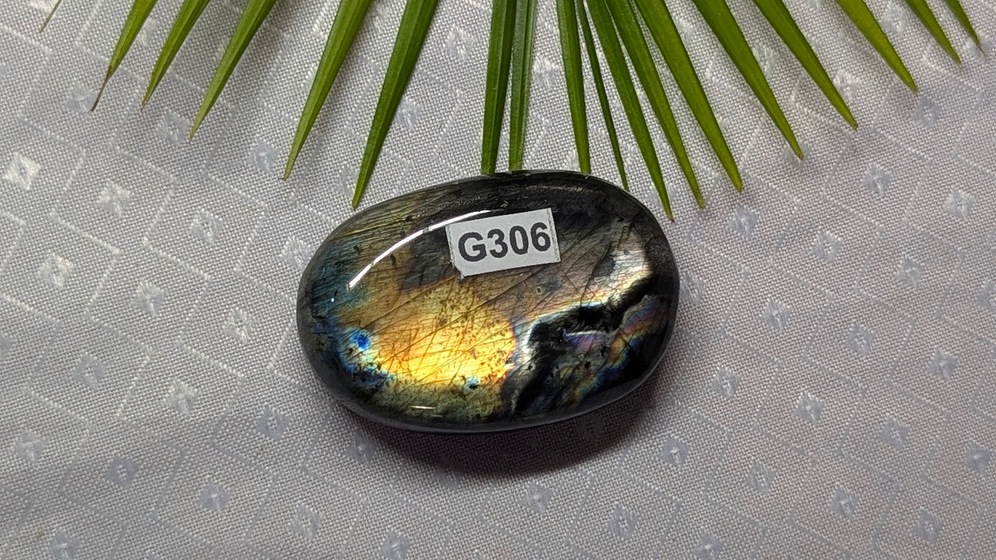 G306 Labradorite galet