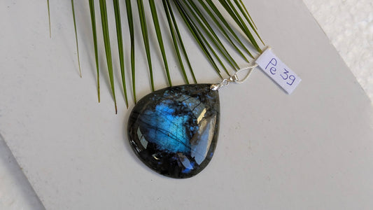Pe 39 Pendentif Labradorite Goutte