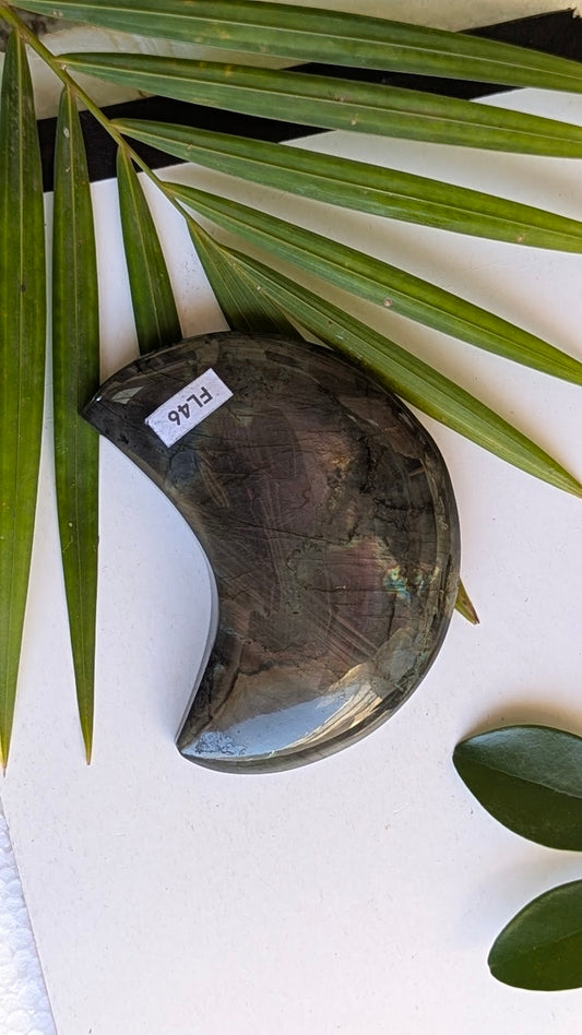 FL46 Labradorite Lune