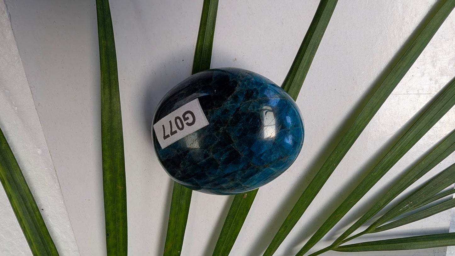 G077 Apatite galet
