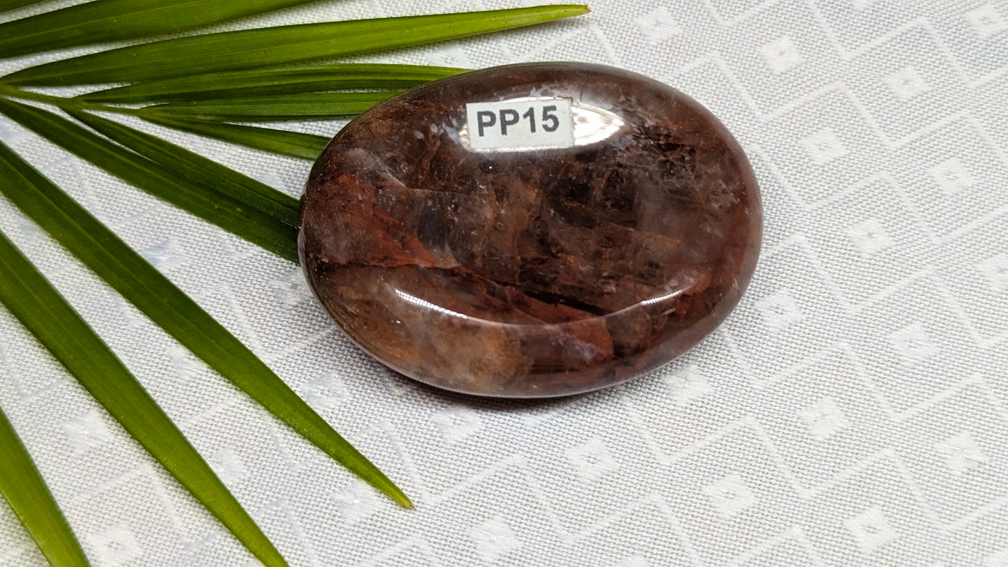 PP15 Quartz hematoide rouge pierre de pouce