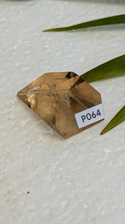 P064 Citrine prisme