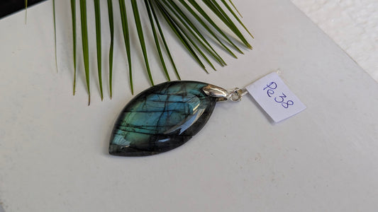 Pe38 Pendentif Labradorite Feuille