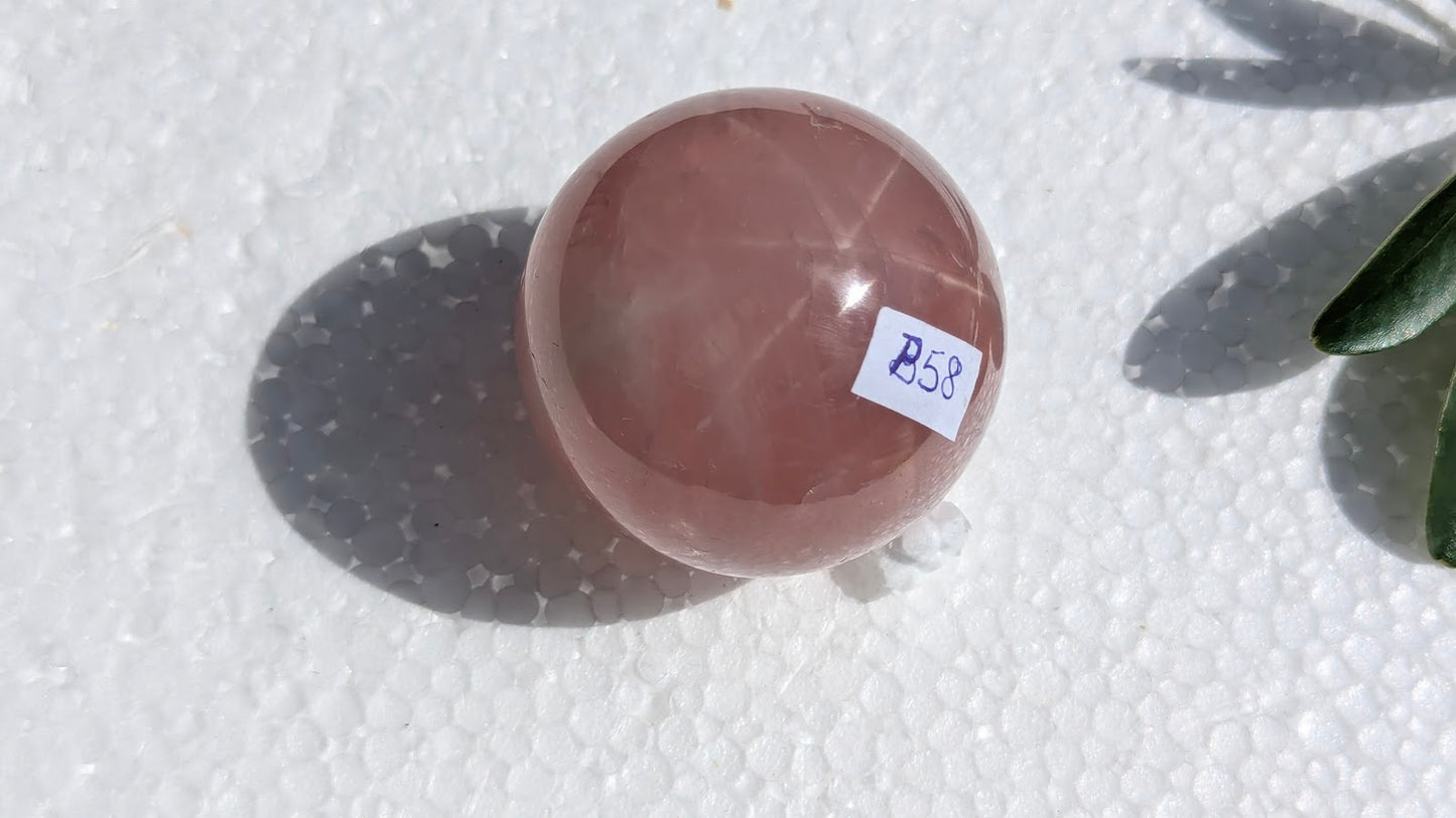 B58 Quartz rose sphère