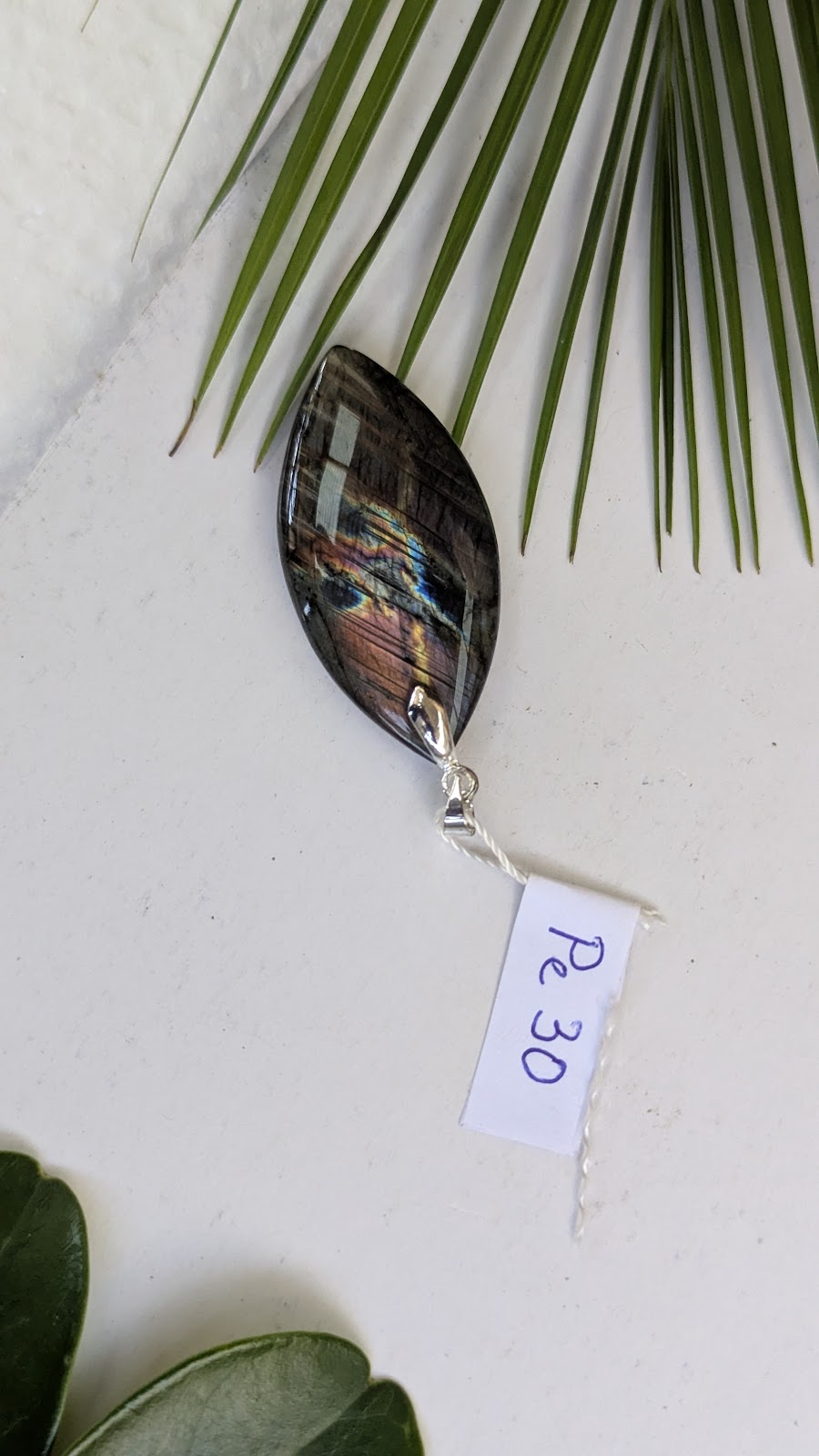 Pe 30 Pendentif Labradorite Feuille