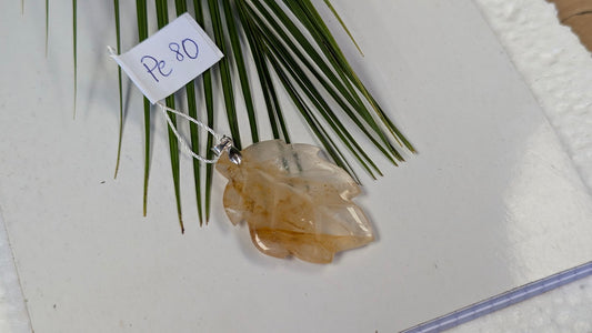 Pe 80 Pendentif Quartz hematoide Feuille
