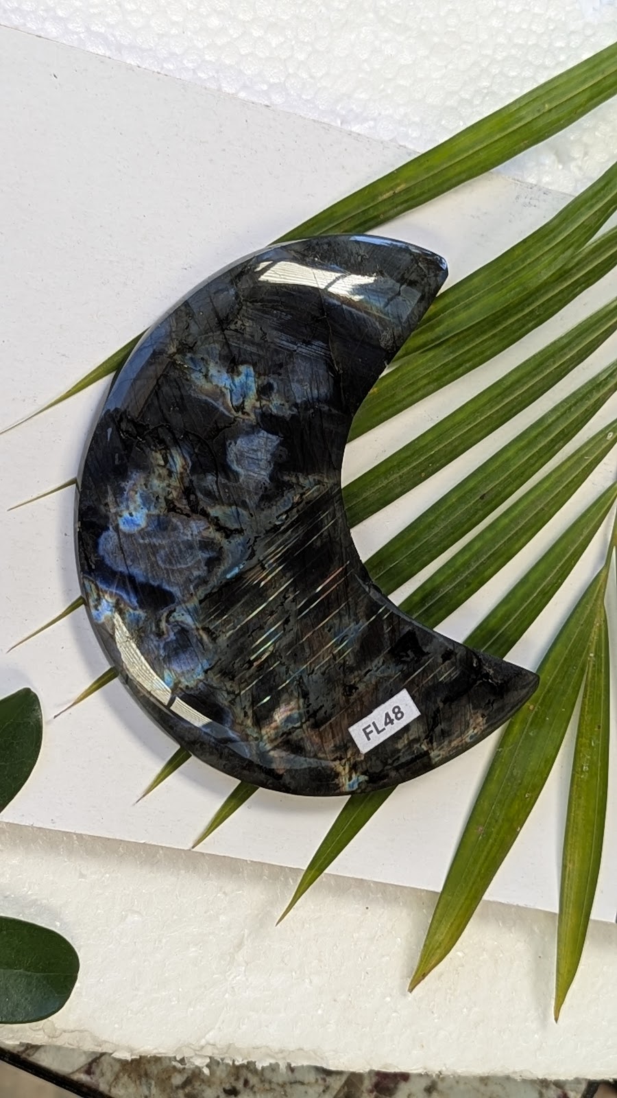 FL48 Labradorite Lune