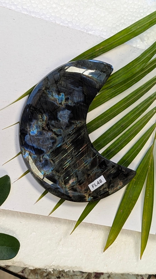 FL48 Labradorite Lune